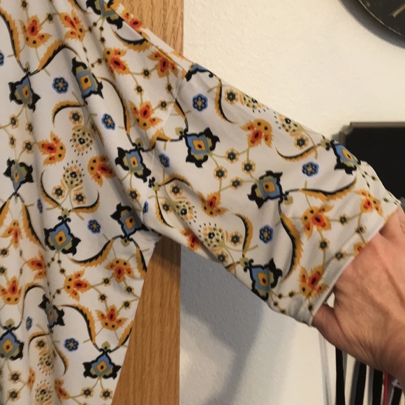 Blue & gold LuLaRoe Irma blouse size Medium - Picture 5 of 7